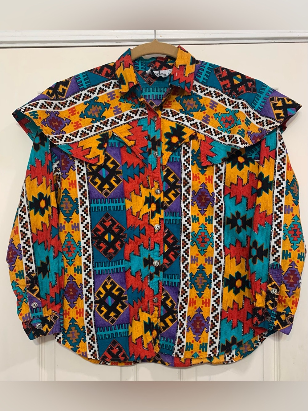 Vtg Rodeo Western Wear Women's Aztec Print Button-Down XL Shirt.          3899 I